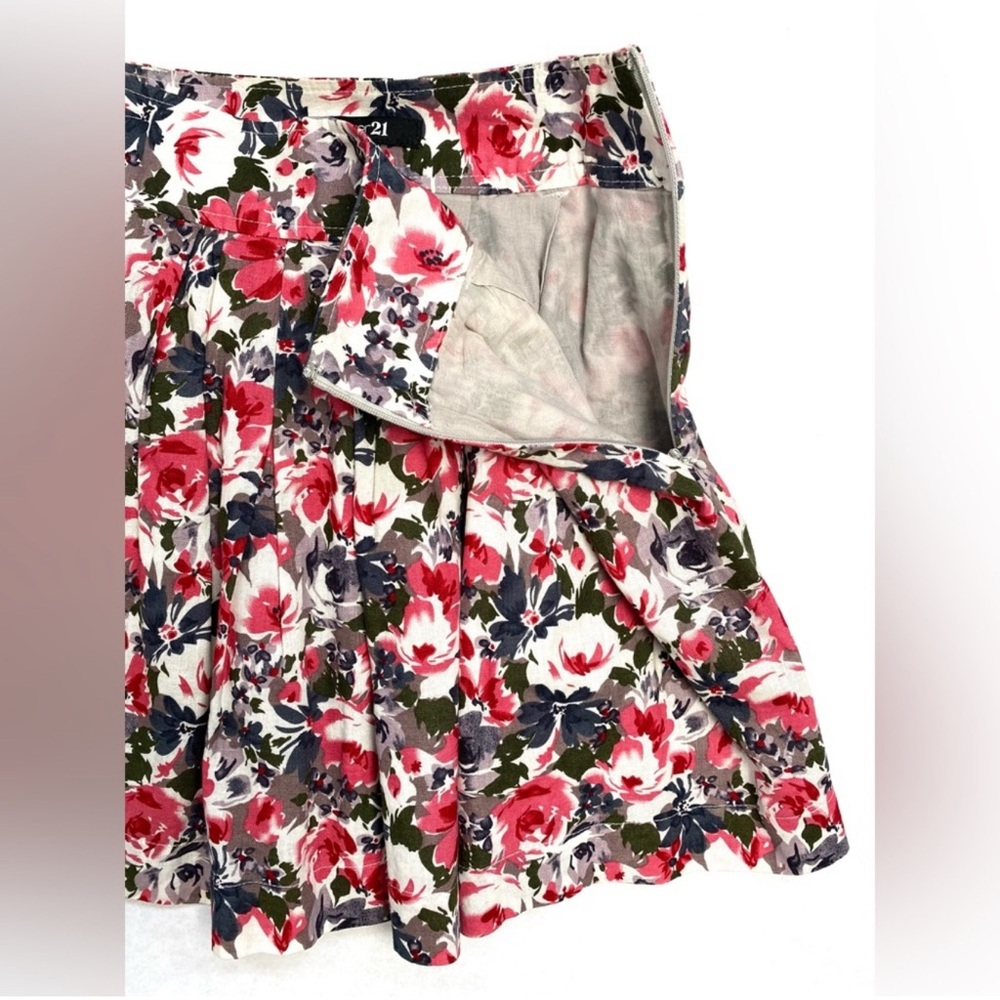 Forever 21 Women's Floral Pleated Multi Color Mini Skirt Side Zip Lined Size XS - Picture 4 of 9